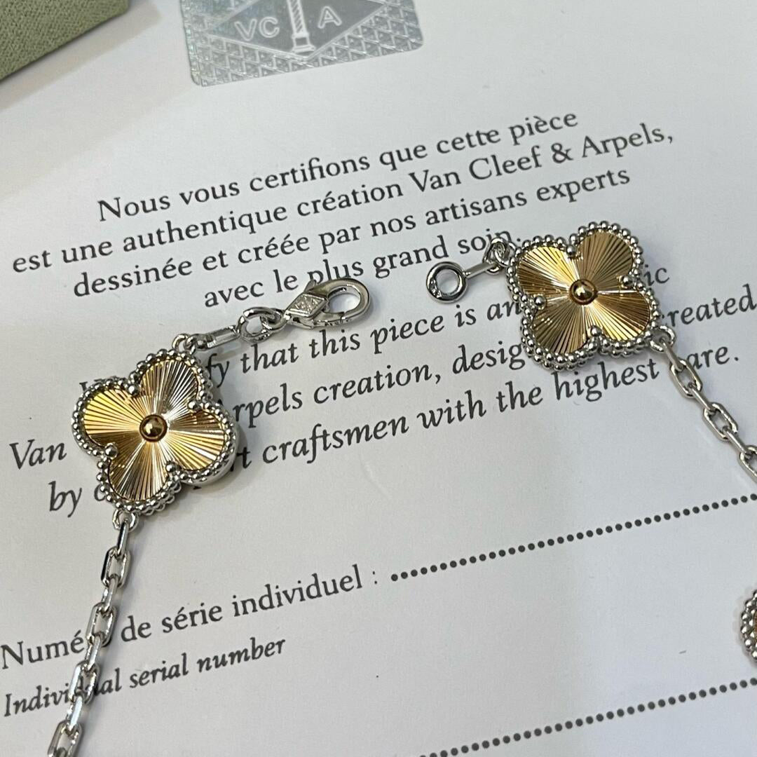 [Luxe Jewelry]CLOVER  5 MOTIFS  CHRISTMAS LIMITED EDITION BRACELET